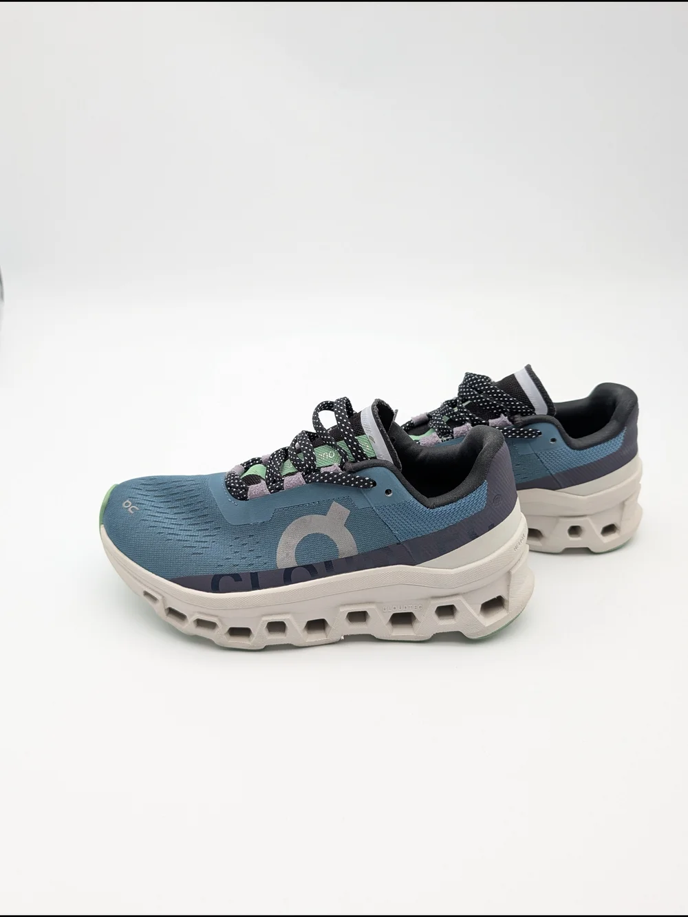 On Cloud monster Women’s Teal Blue Size 7 Running Shoes Comfort